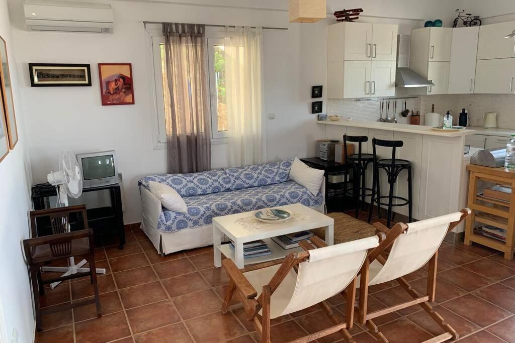 Beach House With A View Vromopousi ภายนอก รูปภาพ